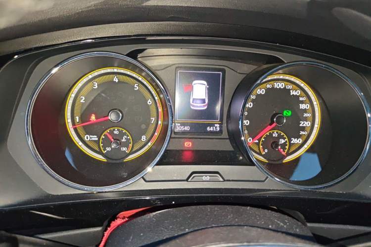 Used Volkswagen Tiguan L 2019 Revised 330TSI Automatic Two-Wheel Drive Smart & Luxury Edition China VI Standard Instrument Cluster