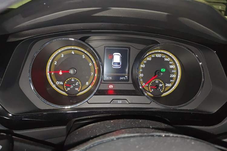 Used Volkswagen Tiguan L 2019 380TSI Automatic All-Wheel Drive Luxury Edition with 7 Seats China VI Standard Instrument Cluster