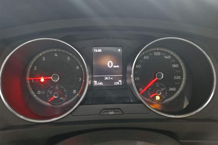Used Volkswagen Tiguan L 2019 330TSI Automatic Two-Wheel Drive Luxury Edition China VI Standard Instrument Cluster