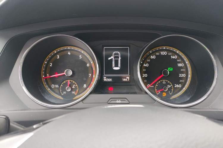 Used Volkswagen Tiguan L 2019 330TSI Automatic Two-Wheel Drive Luxury Edition China VI Standard Instrument Cluster