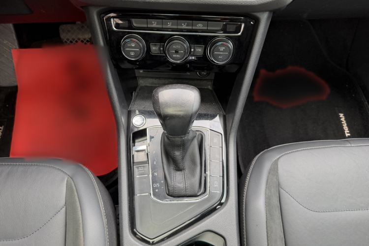Used Volkswagen Tiguan L 2019 330TSI Automatic Two-Wheel Drive Panoramic Comfort Edition China VI Standard Interior 4