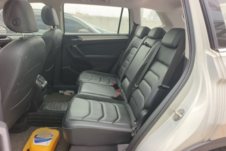 Used Volkswagen Tiguan L 2019 Updated Version 330TSI Automatic Two-Wheel Drive Panoramic Comfort Edition China VI Standard Interior 4