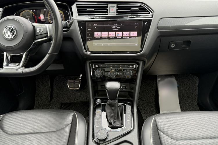 Used Volkswagen Tiguan L 2019 380TSI Automatic All-Wheel Drive R-Line Prestige Flagship Model China VI Standard Interior 6
