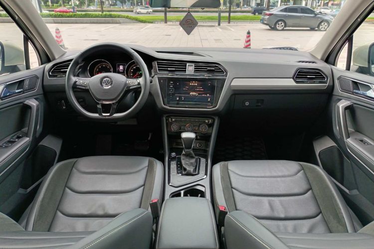 Used Volkswagen Tiguan L 2019 Updated Version 330TSI Automatic Two-Wheel Drive Panoramic Comfort Edition China VI Standard Interior 6