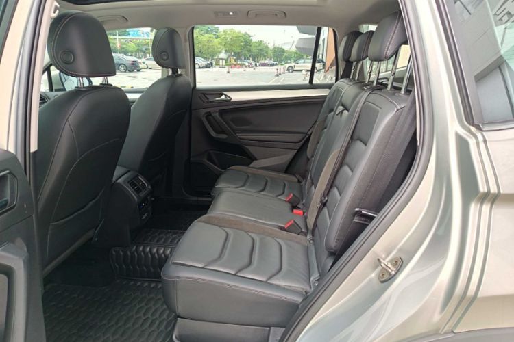 Used Volkswagen Tiguan L 2019 Updated Version 330TSI Automatic Two-Wheel Drive Panoramic Comfort Edition China VI Standard Interior 7