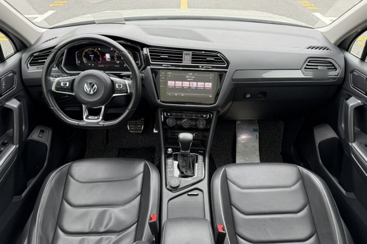 Used Volkswagen Tiguan L 2019 380TSI Automatic All-Wheel Drive R-Line Prestige Flagship Model China VI Standard Interior 8