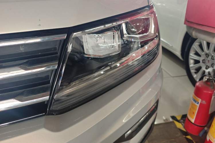 Used Volkswagen Tiguan L 2019 Updated Version 330TSI Automatic Two-Wheel Drive Panoramic Comfort Edition China VI Standard Left Front Headlight