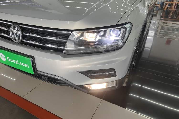 Used Volkswagen Tiguan L 2019 330TSI Automatic Two-Wheel Drive Panoramic Comfort Edition China V Standard Left Front Headlight