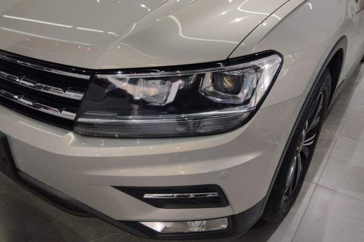 Used Volkswagen Tiguan L 2019 330TSI Automatic Two-Wheel Drive Panoramic Comfort Edition China VI Standard Left Front Headlight