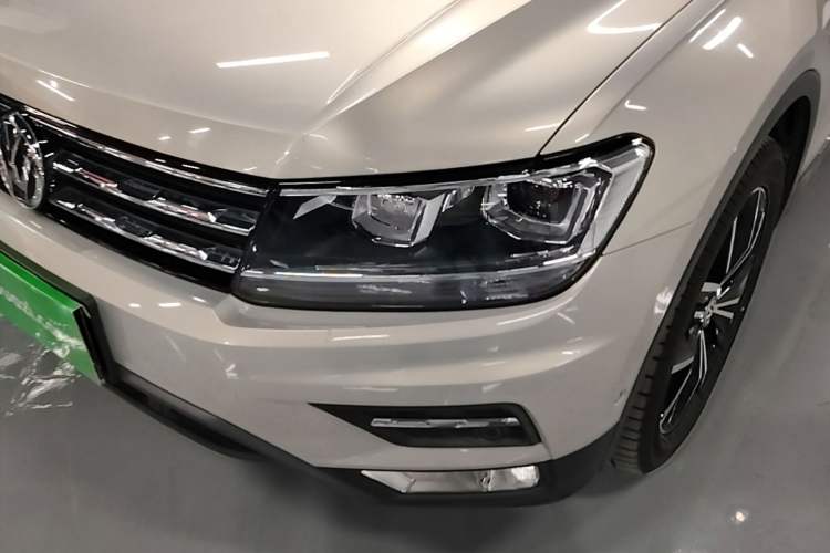 Used Volkswagen Tiguan L 2019 330TSI Automatic Two-Wheel Drive Smart Luxury Version China V Emission Standard Left Front Headlight