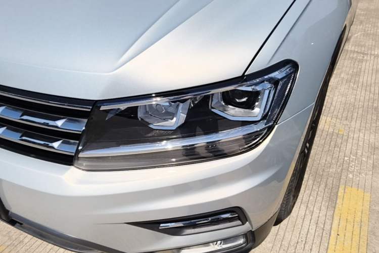 Used Volkswagen Tiguan L 2019 330TSI Automatic Two-Wheel Drive Panoramic Comfort Edition China V Standard Left Front Headlight