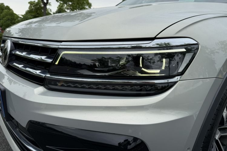 Used Volkswagen Tiguan L 2019 380TSI Automatic All-Wheel Drive R-Line Prestige Flagship Model China VI Standard Left Front Headlight