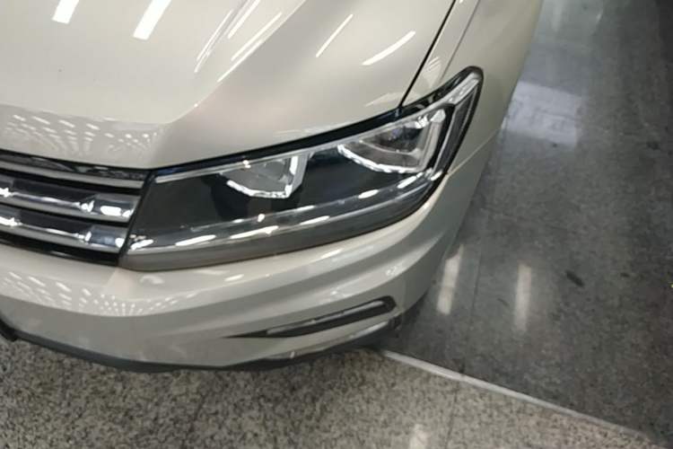 Used Volkswagen Tiguan L 2019 330TSI Automatic Two-Wheel Drive Panoramic Comfort Edition China VI Standard Left Front Headlight