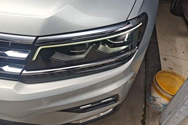 Used Volkswagen Tiguan L 2019 380TSI Automatic All-Wheel Drive Luxury Edition with 7 Seats China VI Standard Left Front Headlight