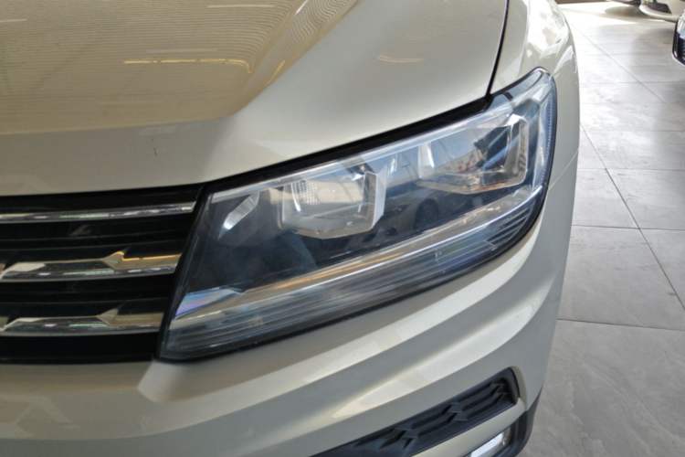 Used Volkswagen Tiguan L 2019 330TSI Automatic Two-Wheel Drive Luxury Edition China VI Standard Left Front Headlight