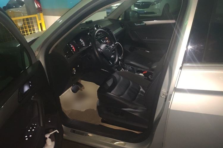 Used Volkswagen Tiguan L 2019 330TSI Automatic Two-Wheel Drive Smart Luxury Version China V Emission Standard Left Front Seat