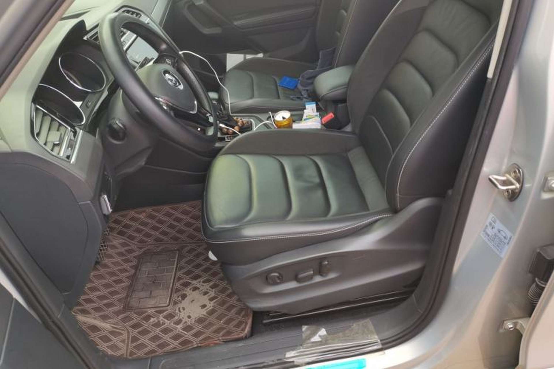 Used Volkswagen Tiguan L 2019 330TSI Automatic Two-Wheel Drive Smart Luxury Version China VI Standard Left Front Seat