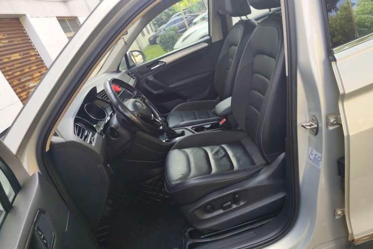 Used Volkswagen Tiguan L 2019 330TSI Automatic Two-Wheel Drive Panoramic Comfort Edition China VI Standard Left Front Seat