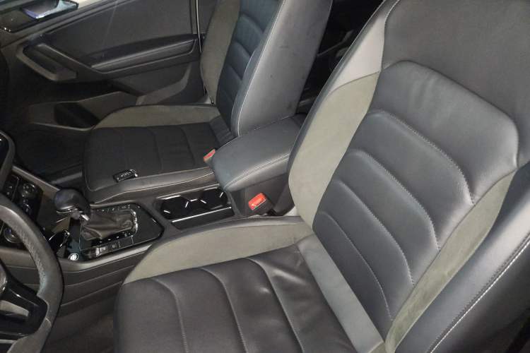 Used Volkswagen Tiguan L 2019 330TSI Automatic Two-Wheel Drive Smart Luxury Version China VI Standard Left Front Seat