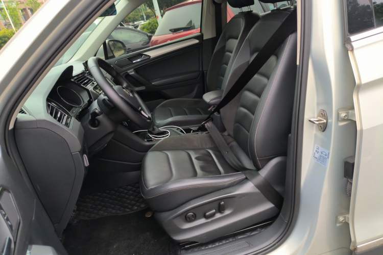 Used Volkswagen Tiguan L 2019 Revised 330TSI Automatic Two-Wheel Drive Smart & Luxury Edition China VI Standard Left Front Seat