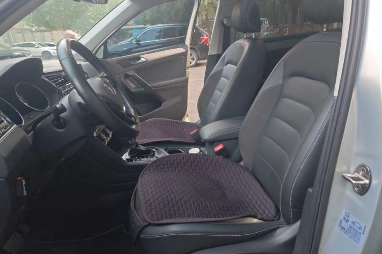 Used Volkswagen Tiguan L 2019 380TSI Automatic All-Wheel Drive Luxury Edition China VI Standard Left Front Seat