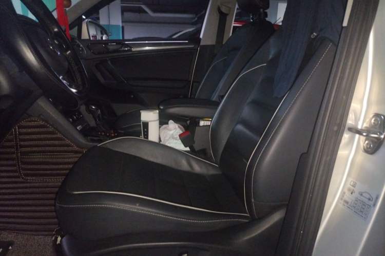 Used Volkswagen Tiguan L 2019 330TSI Automatic Two-Wheel Drive R-Line Flagship Edition China V Standard Left Front Seat