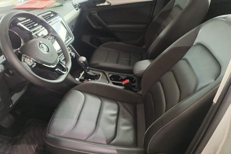Used Volkswagen Tiguan L 2019 Updated Version 330TSI Automatic Two-Wheel Drive Panoramic Comfort Edition China VI Standard Left Front Seat