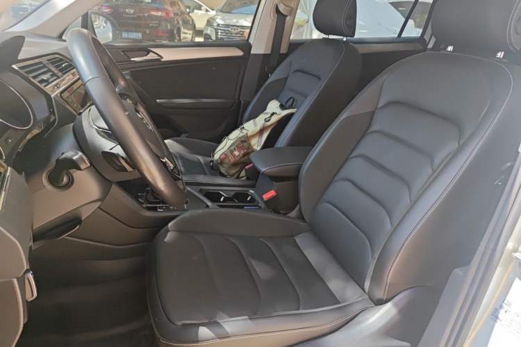 Used Volkswagen Tiguan L 2019 330TSI Automatic Two-Wheel Drive Smart Luxury Version China VI Standard Left Front Seat