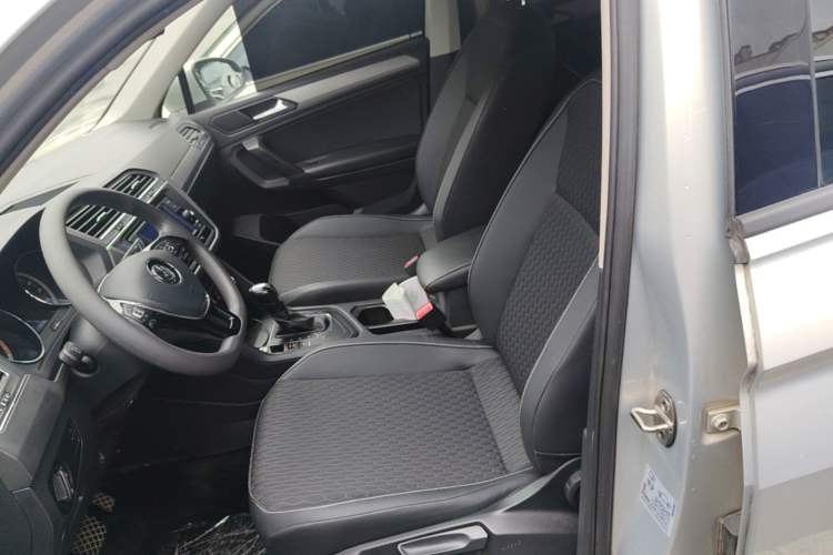 Used Volkswagen Tiguan L 2019 330TSI Automatic Two-Wheel Drive Luxury Edition China VI Standard Left Front Seat