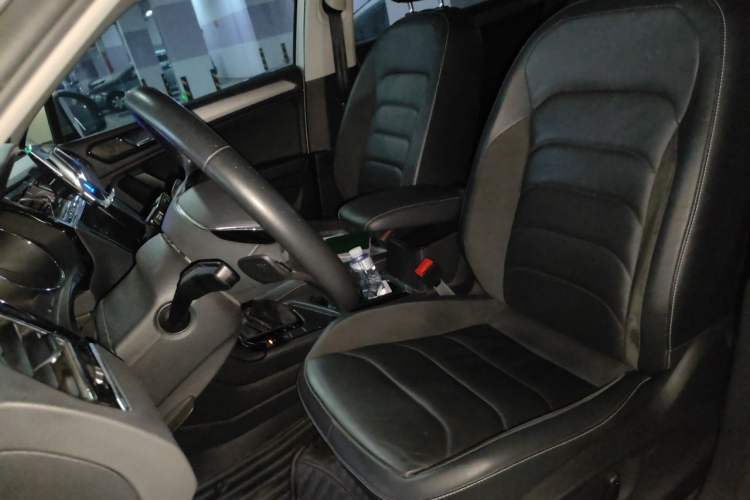 Used Volkswagen Tiguan L 2019 Updated Version 330TSI Automatic Two-Wheel Drive Panoramic Comfort Edition China VI Standard Left Front Seat