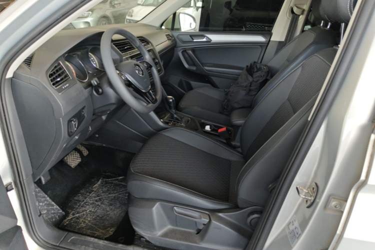 Used Volkswagen Tiguan L 2019 330TSI Automatic Two-Wheel Drive Luxury Edition China VI Standard Left Front Seat