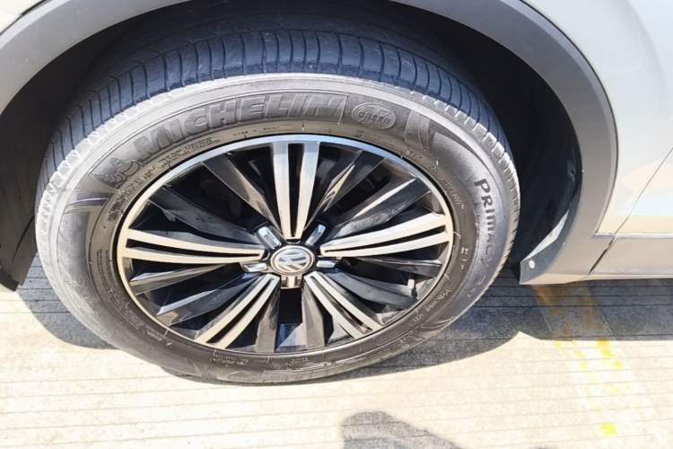Used Volkswagen Tiguan L 2019 330TSI Automatic Two-Wheel Drive Panoramic Comfort Edition China V Standard Left Front Wheel Hub