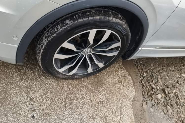 Used Volkswagen Tiguan L 2019 380TSI Automatic All-Wheel Drive R-Line Prestige Flagship Model China VI Standard Left Front Wheel Hub