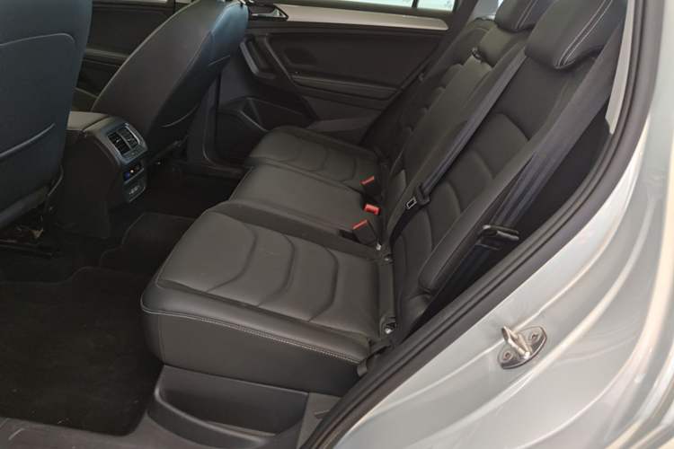 Used Volkswagen Tiguan L 2019 330TSI Automatic Two-Wheel Drive Panoramic Comfort Edition China VI Standard Left Rear Seat