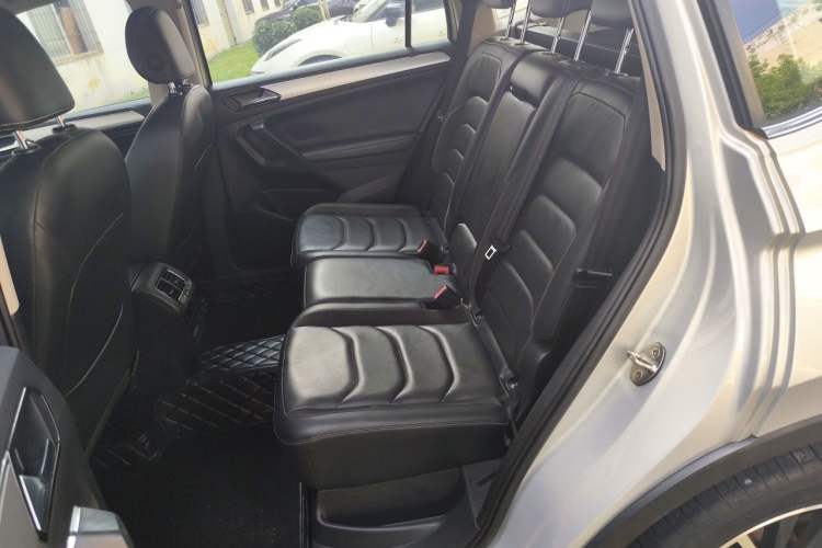 Used Volkswagen Tiguan L 2019 330TSI Automatic Two-Wheel Drive Panoramic Comfort Edition China VI Standard Left Rear Seat