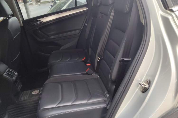 Used Volkswagen Tiguan L 2019 330TSI Automatic Two-Wheel Drive Panoramic Comfort Edition China VI Standard Left Rear Seat