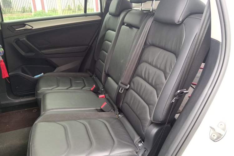 Used Volkswagen Tiguan L 2019 330TSI Automatic Two-Wheel Drive Smart Luxury Version China VI Standard Left Rear Seat