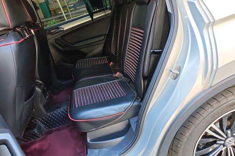 Used Volkswagen Tiguan L 2019 330TSI Automatic Two-Wheel Drive Panoramic Comfort Edition China V Standard Left Rear Seat