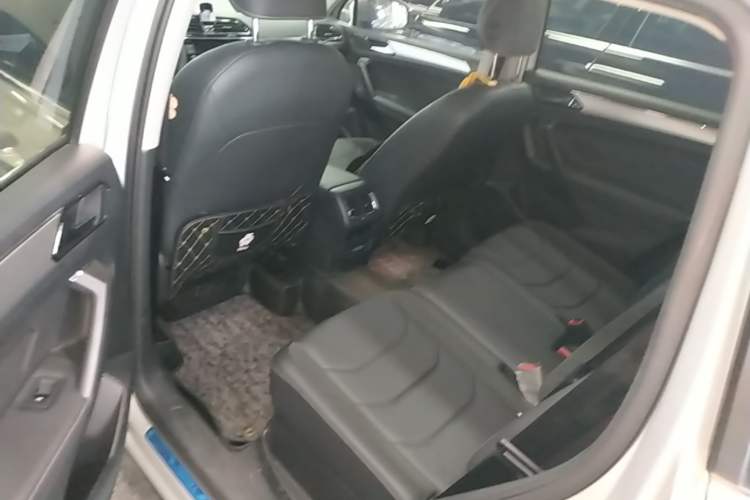 Used Volkswagen Tiguan L 2019 330TSI Automatic Two-Wheel Drive Panoramic Comfort Edition China VI Standard Left Rear Seat