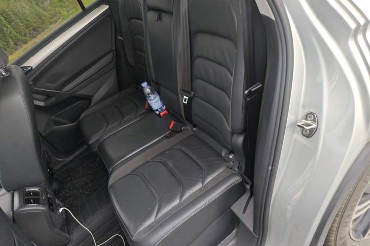 Used Volkswagen Tiguan L 2019 330TSI Automatic Two-Wheel Drive Panoramic Comfort Edition China VI Standard Left Rear Seat