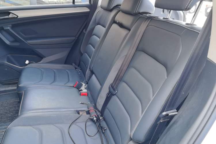Used Volkswagen Tiguan L 2019 Revised 330TSI Automatic Two-Wheel Drive Smart & Luxury Edition China VI Standard Left Rear Seat