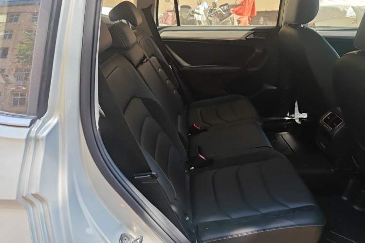 Used Volkswagen Tiguan L 2019 330TSI Automatic Two-Wheel Drive Smart Luxury Version China VI Standard Left Rear Seat