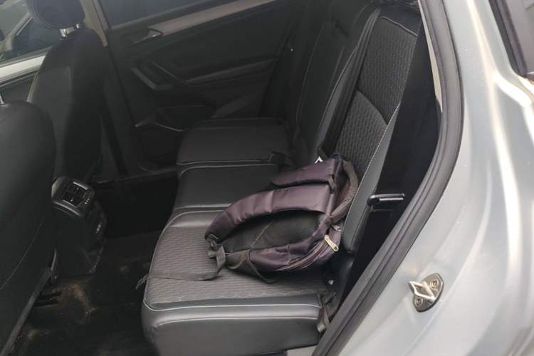 Used Volkswagen Tiguan L 2019 330TSI Automatic Two-Wheel Drive Luxury Edition China VI Standard Left Rear Seat