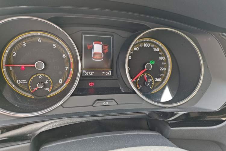 Used Volkswagen Tiguan L 2019 Revised Version 330TSI Automatic Two-Wheel Drive Panoramic Comfort Edition China V Standard Odometer Close Up