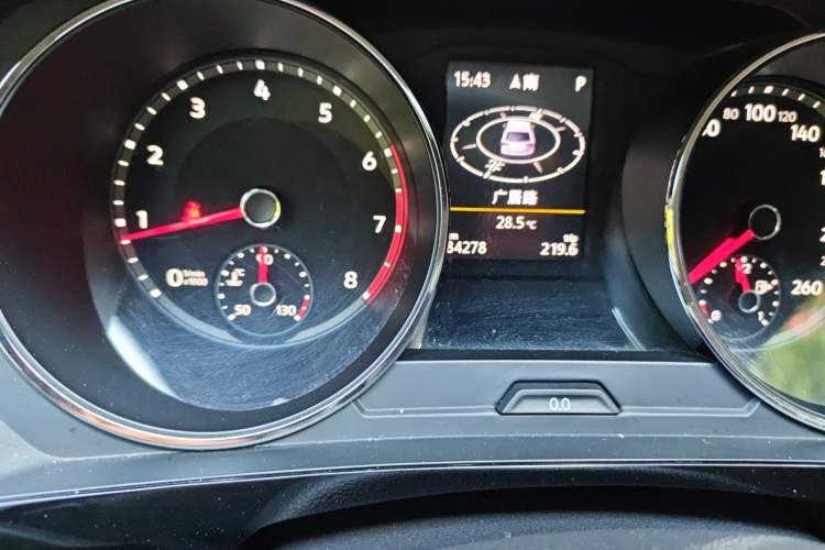 Used Volkswagen Tiguan L 2019 330TSI Automatic Two-Wheel Drive Panoramic Comfort Edition China V Standard Odometer Close Up