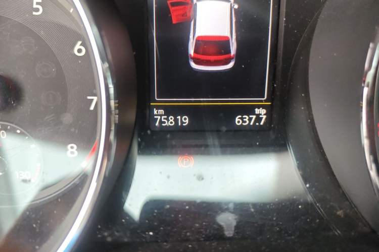 Used Volkswagen Tiguan L 2019 330TSI Automatic Two-Wheel Drive Panoramic Comfort Edition China VI Standard Odometer Close Up