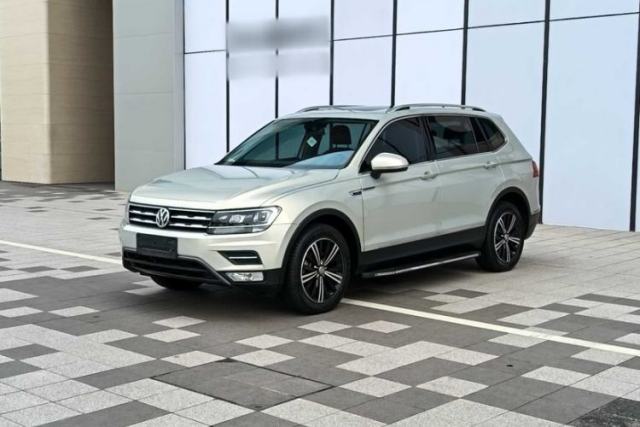 Volkswagen Tiguan L 2019 Updated Version 330TSI Automatic Two-Wheel Drive Panoramic Comfort Edition China VI Standard с пробегом