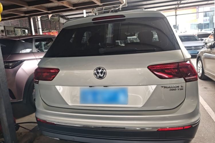 Used Volkswagen Tiguan L 2019 380TSI Automatic All-Wheel Drive Luxury Edition with 7 Seats China VI Standard Rear