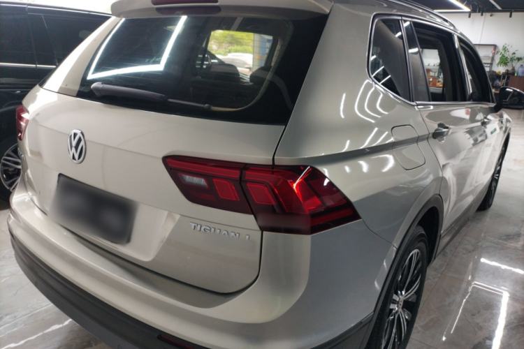 Used Volkswagen Tiguan L 2019 330TSI Automatic Two-Wheel Drive Luxury Edition China VI Standard Rear Right 45 Deg