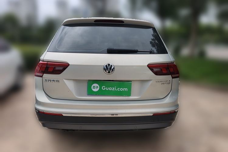 Used Volkswagen Tiguan L 2019 Updated Version 330TSI Automatic Two-Wheel Drive Panoramic Comfort Edition China VI Standard Rear